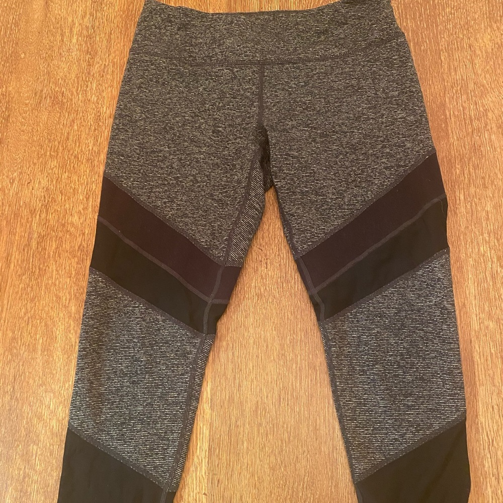 Zella cropped Gray and Black Colorblock Performance Leggings,